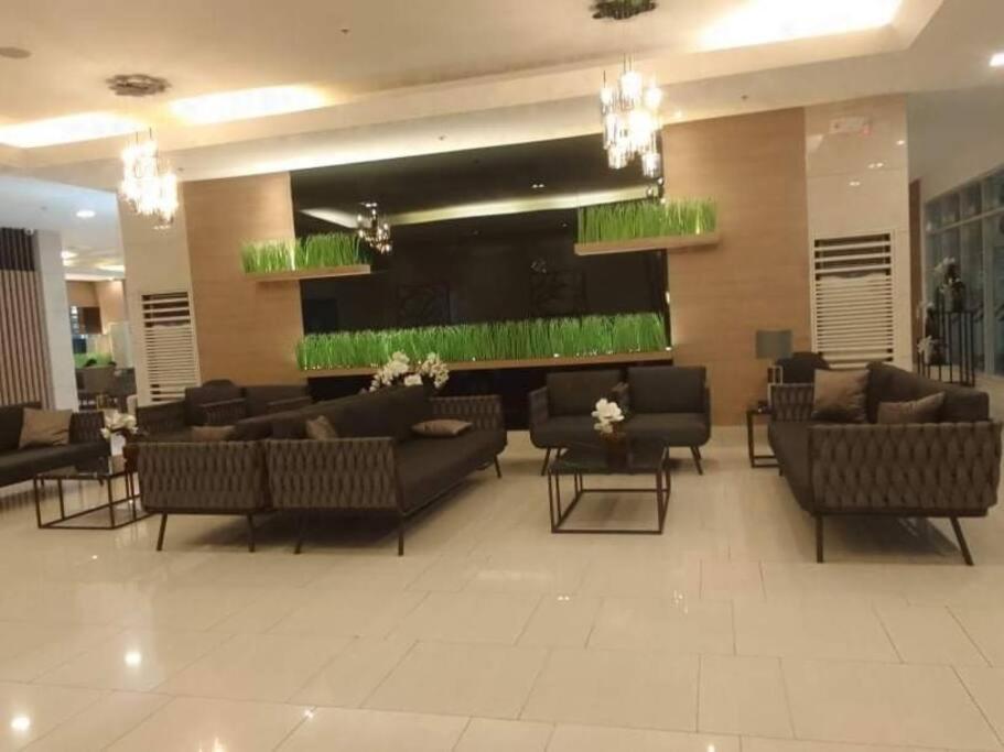 كويزون سيتي Grass Residences Sm North Edsa And Trinoma المظهر الخارجي الصورة