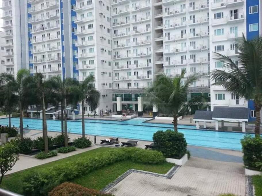 كويزون سيتي Grass Residences Sm North Edsa And Trinoma المظهر الخارجي الصورة